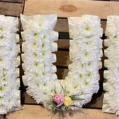 Letter MUM in pastel shades