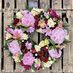 Modern open wreath 