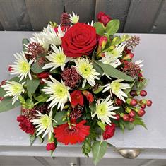 Red and white Linear Posy