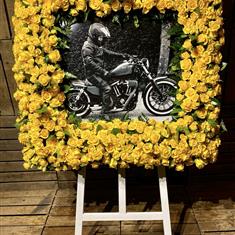 Picture frame Yellow roses