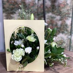 Living Card in Cream and white