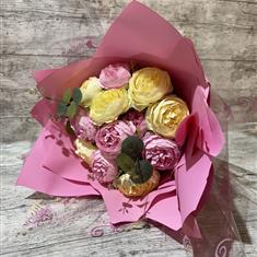 Artificial garden roses 