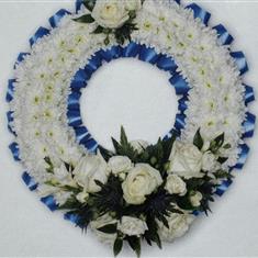 Classic wreath coop